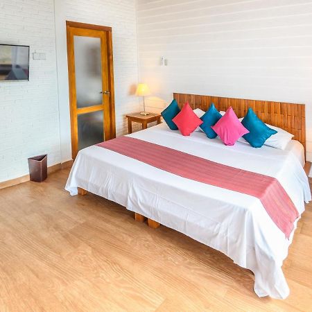 White Sands Beach Resort Lembeh Bitung Exterior foto