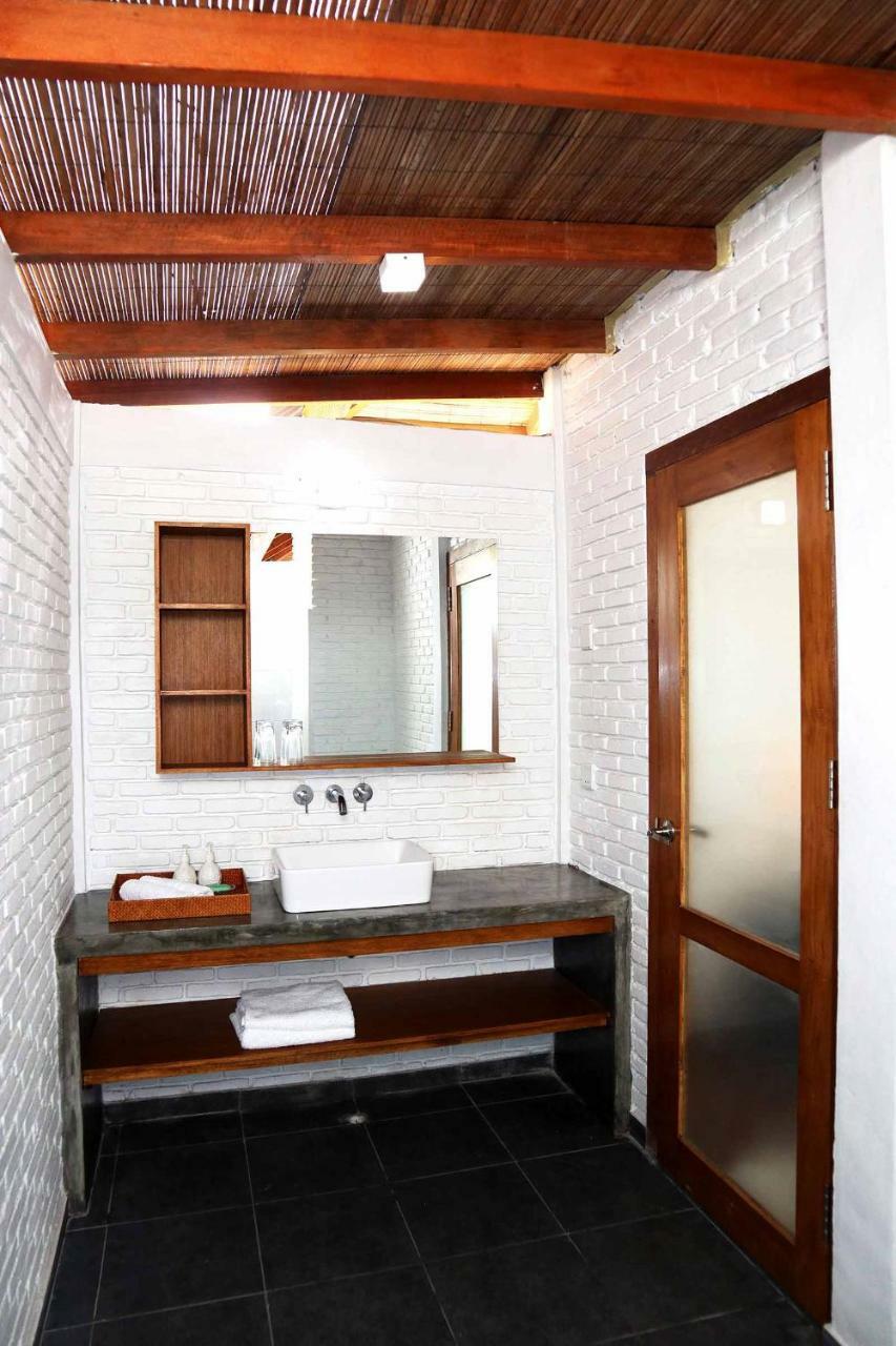 White Sands Beach Resort Lembeh Bitung Exterior foto